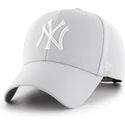 lippikset-kaareva-harmaa-snapback-plata-new-york-yankees-mlb-47-brand