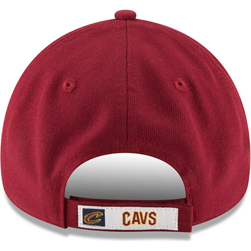 lippikset-kaareva-punainen-saadettava-nauha-9forty-the-league-cleveland-cavaliers-nba-new-era