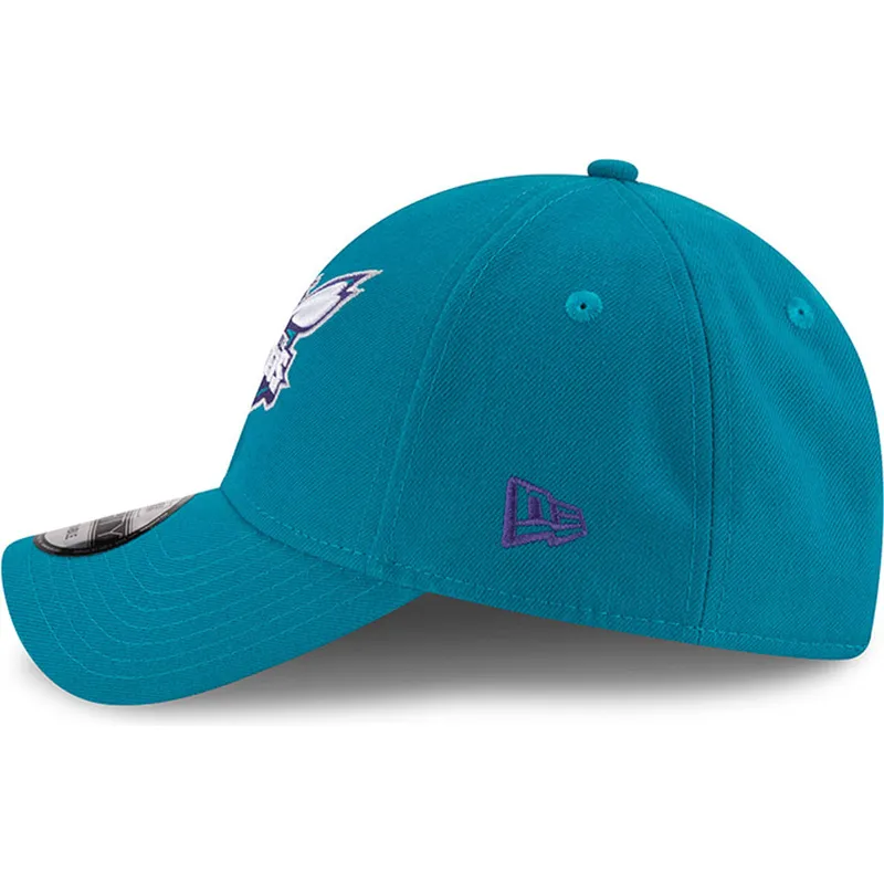 lippikset-kaareva-sininen-saadettava-nauha-9forty-the-league-charlotte-hornets-nba-new-era