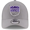 lippikset-kaareva-harmaa-saadettava-nauha-9forty-the-league-sacramento-kings-nba-new-era