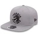 lippikset-littea-harmaa-snapback-9fifty-chain-stitch-toronto-raptors-nba-new-era