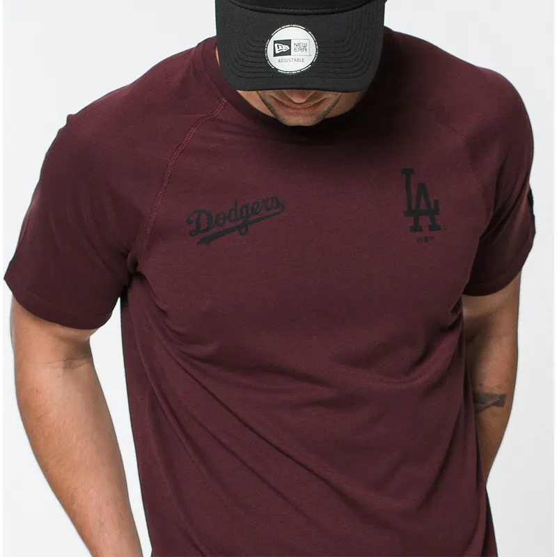 t-paidat-lyhythihainen-punainen-tech-series-los-angeles-dodgers-mlb-new-era