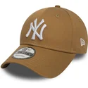 lippikset-kaareva-ruskea-saadettava-nauha-9forty-essential-new-york-yankees-mlb-new-era