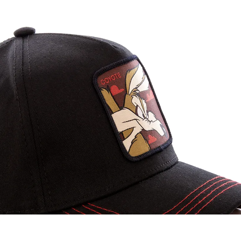 lippikset-kaareva-musta-snapback-coy3-kojootti-looney-tunes-capslab