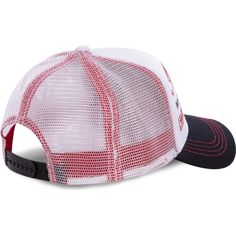 lippikset-kaareva-rekka-valkoinen-snapback-mcqred-von-dutch
