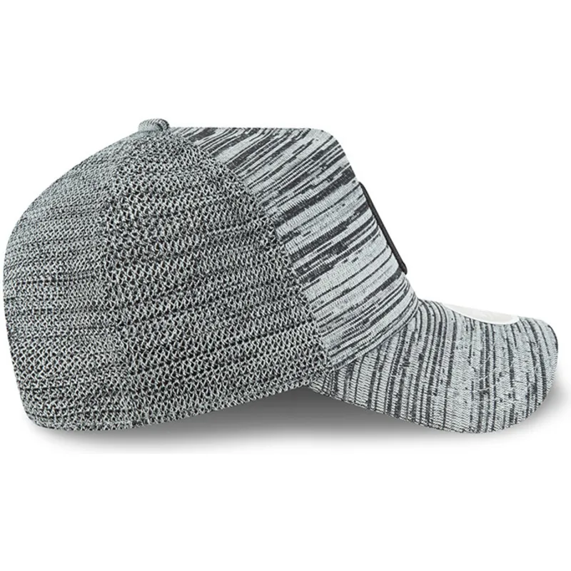 lippikset-kaareva-harmaa-snapback-ajustable-9forty-engineered-fit-new-york-yankees-mlb-new-era