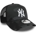 lippikset-kaareva-rekka-maastokuvio-snapback-essential-camo-a-frame-new-york-yankees-mlb-new-era