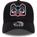 lippikset-kaareva-rekka-laivastonsininen-snapback-bear-tattoo-pack-a-frame-new-era