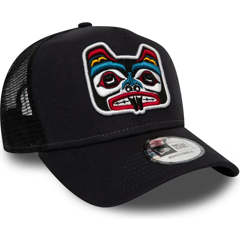 lippikset-kaareva-rekka-laivastonsininen-snapback-bear-tattoo-pack-a-frame-new-era