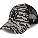 lippikset-kaareva-rekka-harmaa-snapback-9forty-tiger-print-new-york-yankees-mlb-new-era