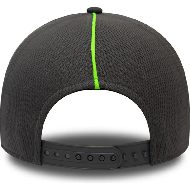 lippikset-kaareva-harmaa-snapback-feather-pipe-a-frame-new-york-yankees-mlb-new-era
