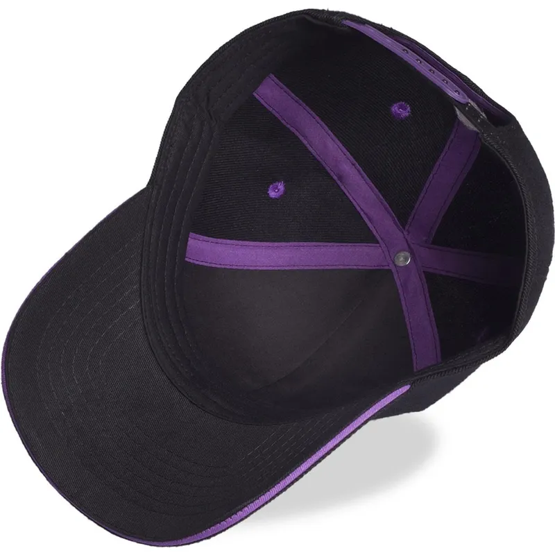 lippikset-kaareva-musta-snapback-difuzed