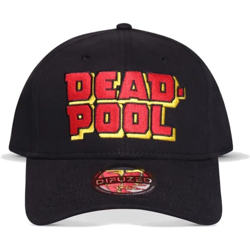 lippikset-kaareva-musta-snapback-big-letters-difuzed