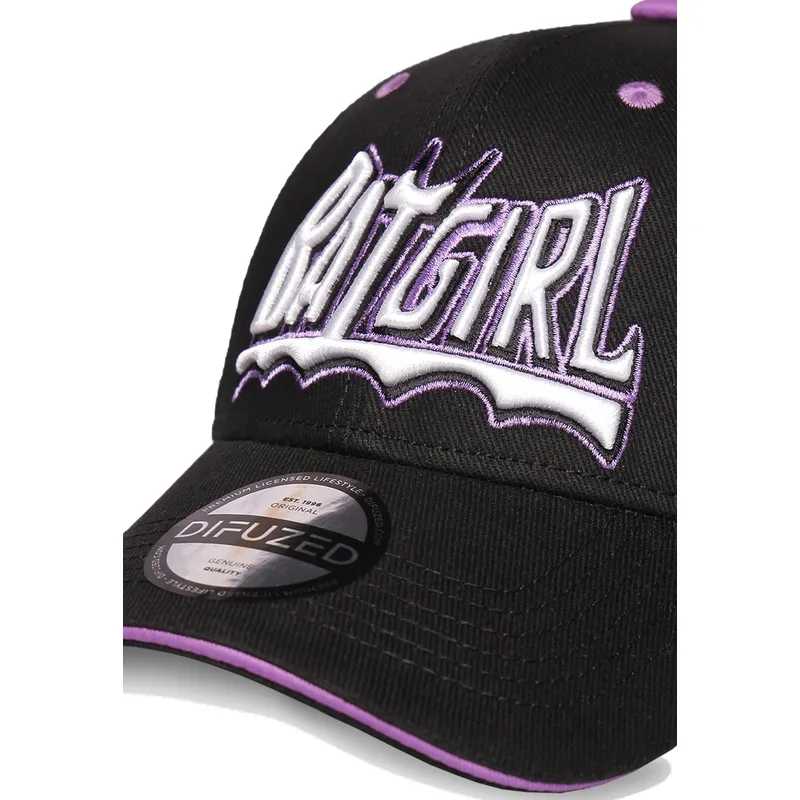 lippikset-kaareva-musta-snapback-difuzed