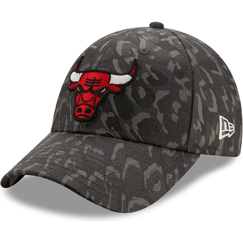 lippikset-kaareva-maastokuvio-saadettava-nauha-9forty-all-over-camo-chicago-bulls-nba-new-era