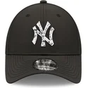 lippikset-kaareva-musta-saadettava-nauha-9forty-sports-clip-new-york-yankees-mlb-new-era