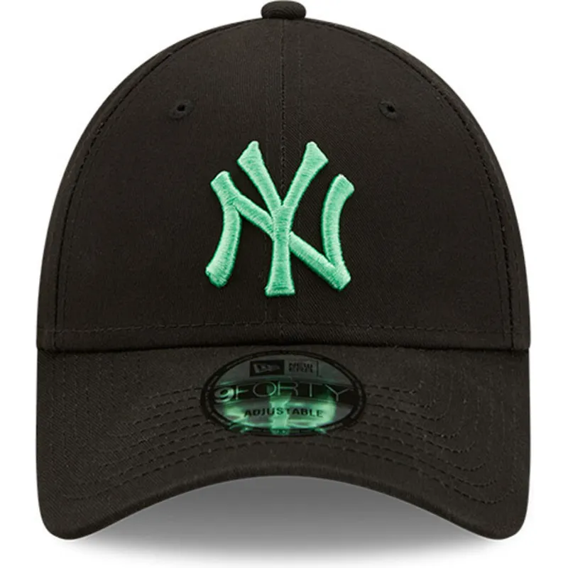 lippikset-kaareva-musta-saadettava-nauha-9forty-league-essential-new-york-yankees-mlb-new-era lippikset-kaareva-musta-saadettava-nauha-9forty-league-essential-new-york-yankees-mlb-new-era