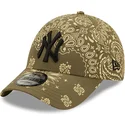 lippikset-kaareva-vihrea-saadettava-nauha-9forty-paisley-print-new-york-yankees-mlb-new-era