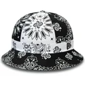 amparit-musta-paisley-explorer-new-era