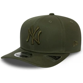 lippikset-kaareva-vihrea-snapback-9fifty-stretch-snap-league-essential-new-york-yankees-mlb-new-era