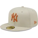 lippikset-littea-harmaa-istuva-59fifty-league-essential-new-york-yankees-mlb-new-era