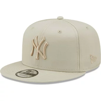 New Era Flat Brim Grey Logo 9FIFTY League Essential New York Yankees MLB Grey Snapback Cap