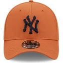 lippikset-kaareva-ruskea-istuva-39thirty-league-essential-new-york-yankees-mlb-new-era