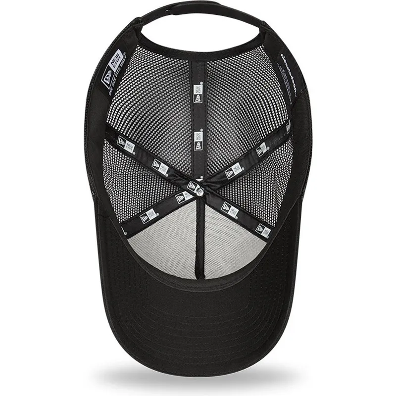 lippikset-kaareva-rekka-musta-snapback-a-frame-sporty-spongebob-new-era