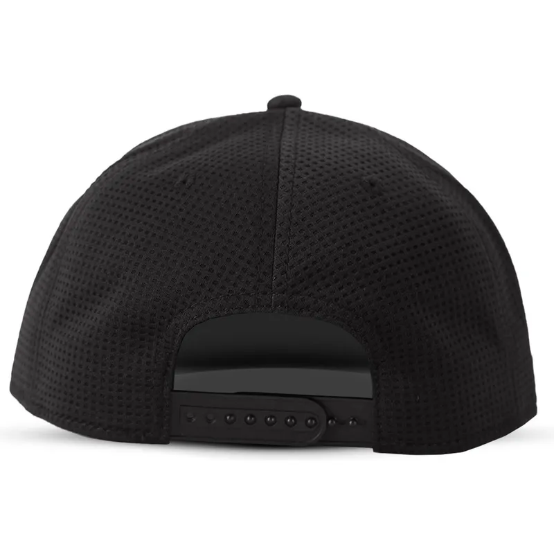 lippikset-littea-musta-snapback-metal-badge-difuzed lippikset-littea-musta-snapback-metal-badge-difuzed