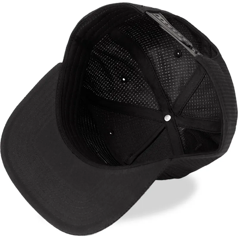 lippikset-littea-musta-snapback-metal-badge-difuzed lippikset-littea-musta-snapback-metal-badge-difuzed