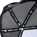 lippikset-kaareva-rekka-musta-snapback-nuts-bw-ww26-wheels-and-waves