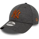 lippikset-kaareva-harmaa-saadettava-nauha-9forty-shadow-tech-new-york-yankees-mlb-new-era