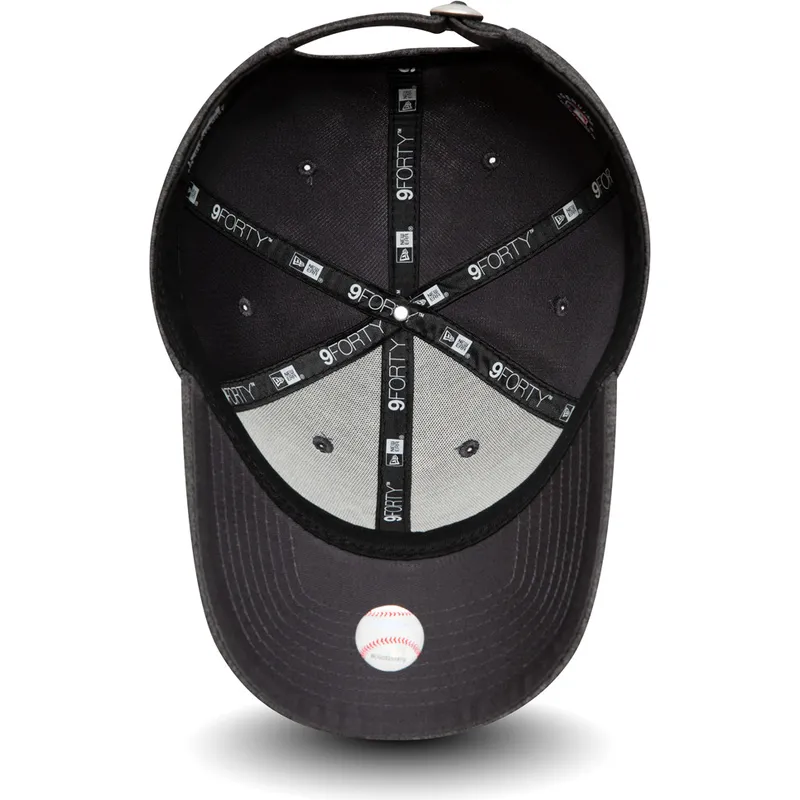 lippikset-kaareva-harmaa-saadettava-nauha-9forty-shadow-tech-new-york-yankees-mlb-new-era