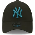lippikset-kaareva-musta-saadettava-nauha-lapsille-9forty-league-essential-new-york-yankees-mlb-new-era