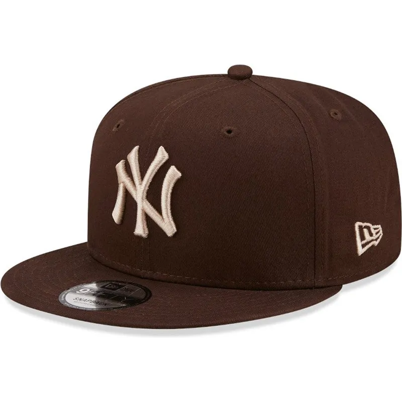 lippikset-littea-ruskea-snapback-9fifty-league-essential-new-york-yankees-mlb-new-era