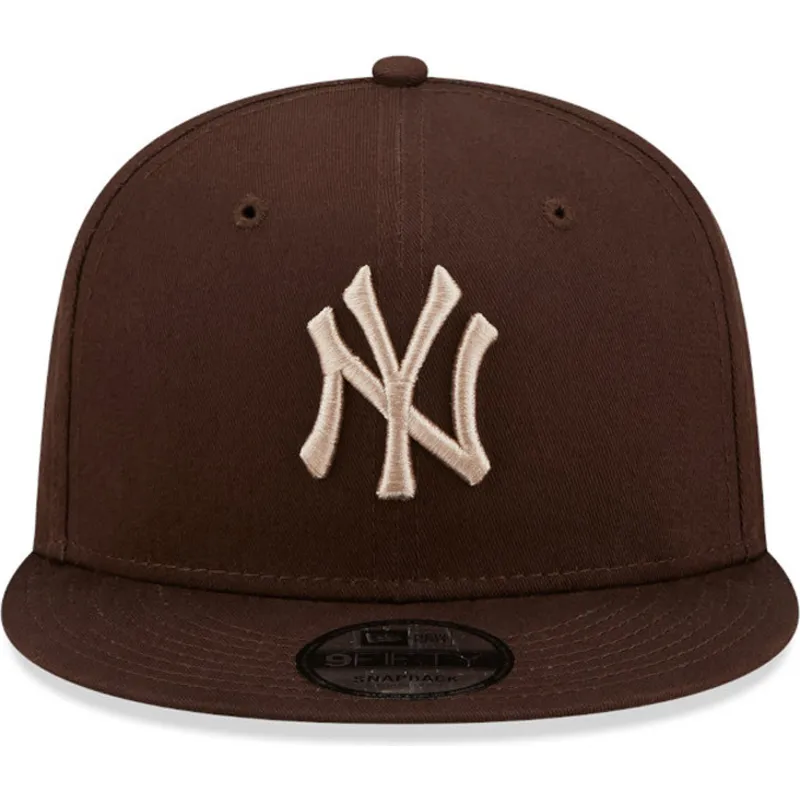 lippikset-littea-ruskea-snapback-9fifty-league-essential-new-york-yankees-mlb-new-era