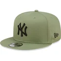lippikset-littea-vihrea-snapback-9fifty-league-essential-new-york-yankees-mlb-new-era