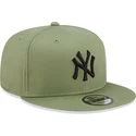 lippikset-littea-vihrea-snapback-9fifty-league-essential-new-york-yankees-mlb-new-era
