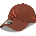 lippikset-kaareva-ruskea-saadettava-nauha-9forty-league-essential-new-york-yankees-mlb-new-era