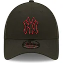 lippikset-kaareva-musta-snapback-9forty-neon-pack-repreve-new-york-yankees-mlb-new-era