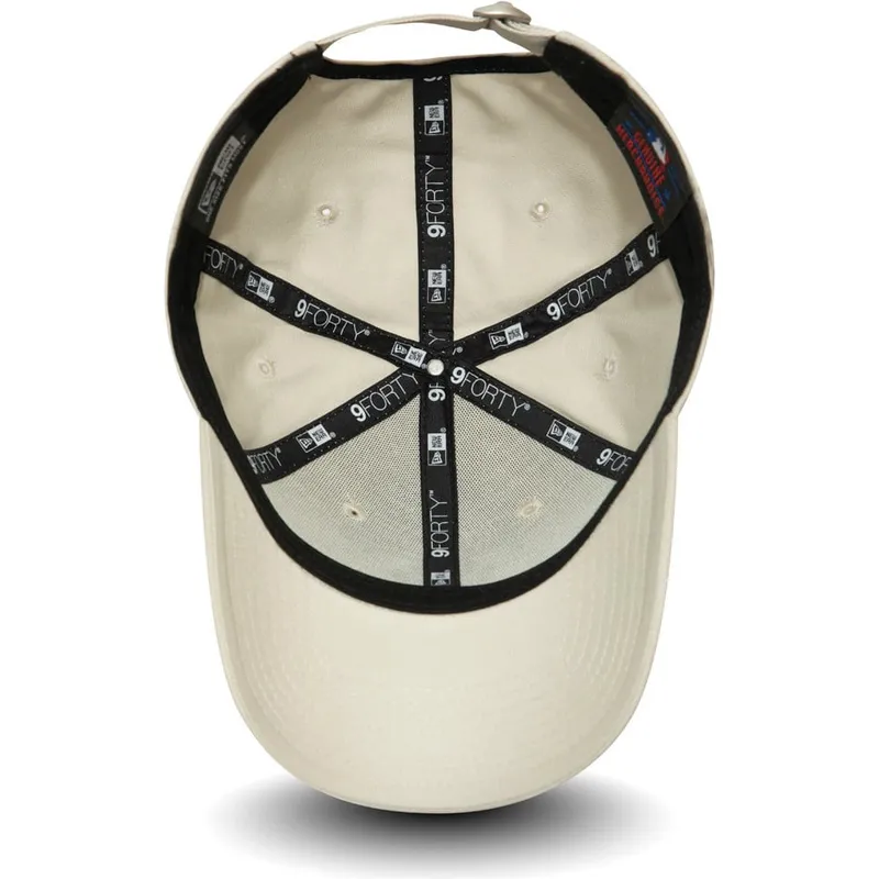 lippikset-kaareva-beige-saadettava-nauha-9forty-league-essential-new-york-yankees-mlb-new-era lippikset-kaareva-beige-saadettava-nauha-9forty-league-essential-new-york-yankees-mlb-new-era