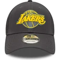 lippikset-kaareva-rekka-harmaa-saadettava-nauha-9forty-home-field-los-angeles-lakers-nba-new-era