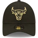 lippikset-kaareva-musta-saadettava-nauha-dorado-9forty-metallic-chicago-bulls-nba-new-era