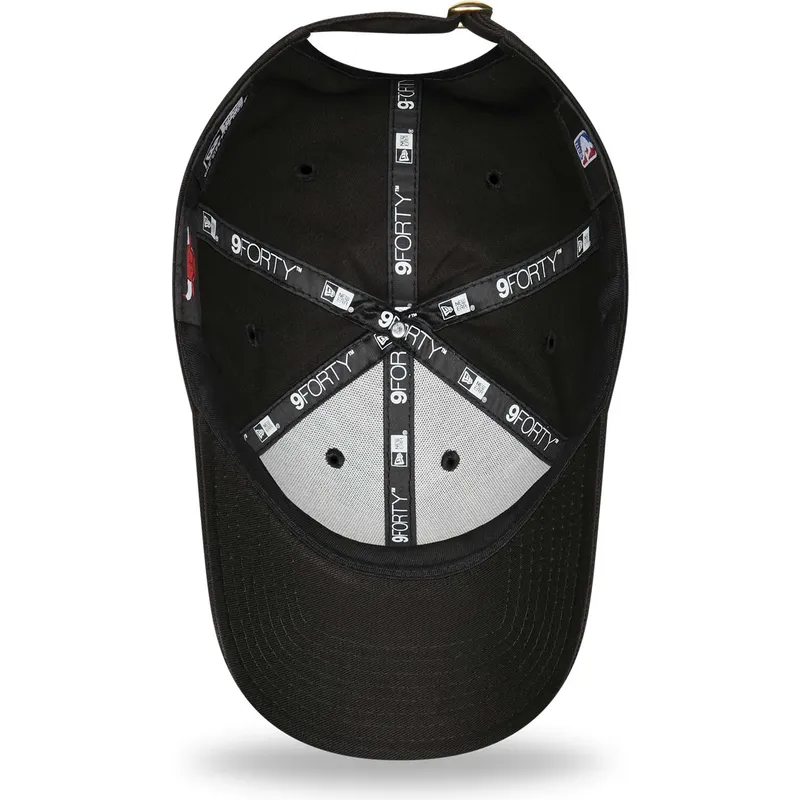 cap-kaareva-black-adjustable-strap-dorado-9forty-metallic-chicago-bulls-nba-new-era cap-kaareva-black-adjustable-strap-dorado-9forty-metallic-chicago-bulls-nba-new-era