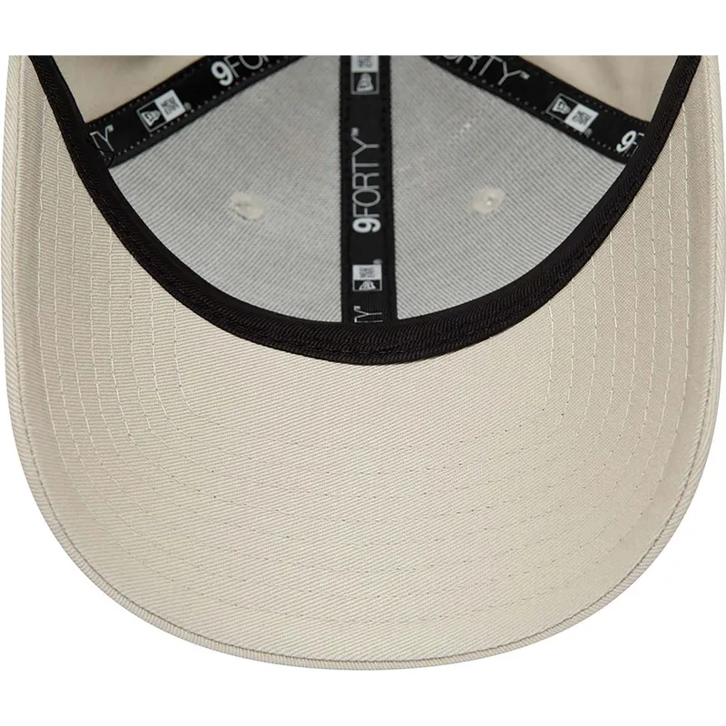 lippikset-kaareva-beige-saadettava-nauha-9forty-bugs-bunny-looney-tunes-new-era