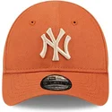 lippikset-kaareva-oranssi-saadettava-nauha-lapsille-9forty-league-essential-new-york-yankees-mlb-new-era