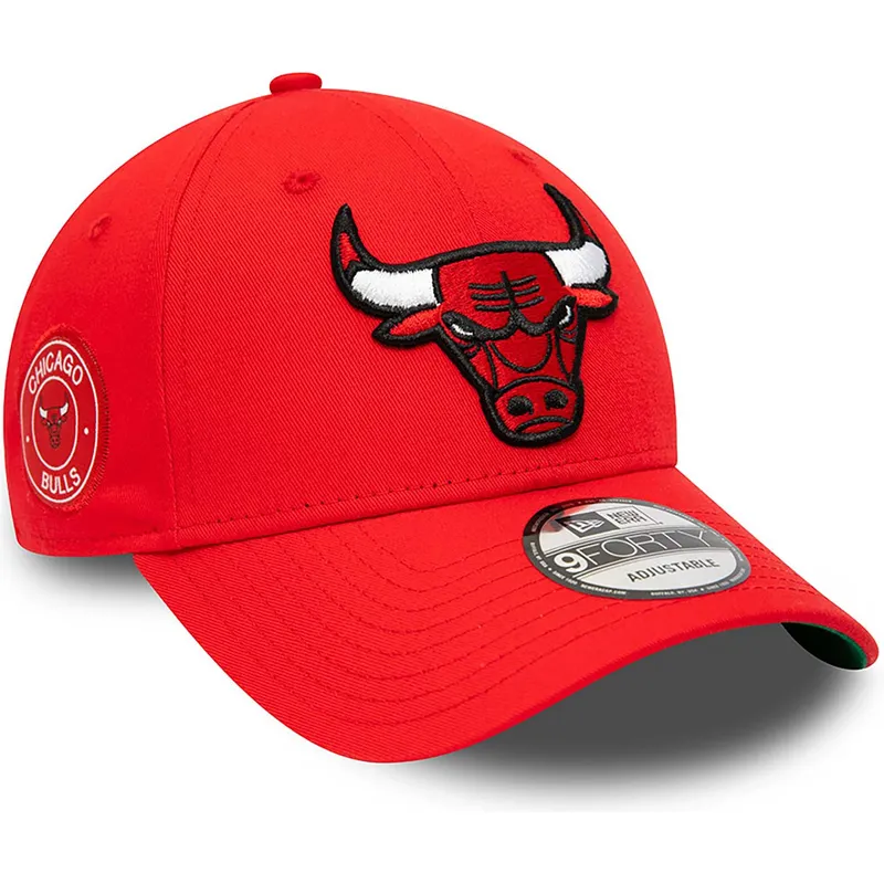 lippikset-kaareva-punainen-saadettava-nauha-9forty-team-side-patch-chicago-bulls-nba-new-era lippikset-kaareva-punainen-saadettava-nauha-9forty-team-side-patch-chicago-bulls-nba-new-era