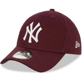 New Era Curved Brim 39THIRTY League Essential New York Yankees MLB Maroon Fitted Cap