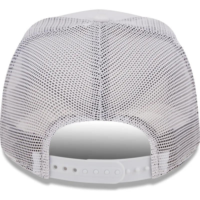 lippikset-kaareva-rekka-valkoinen-snapback-a-frame-bob-esponja-new-era