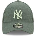 lippikset-kaareva-vihrea-saadettava-nauha-9forty-jersey-essential-new-york-yankees-mlb-new-era